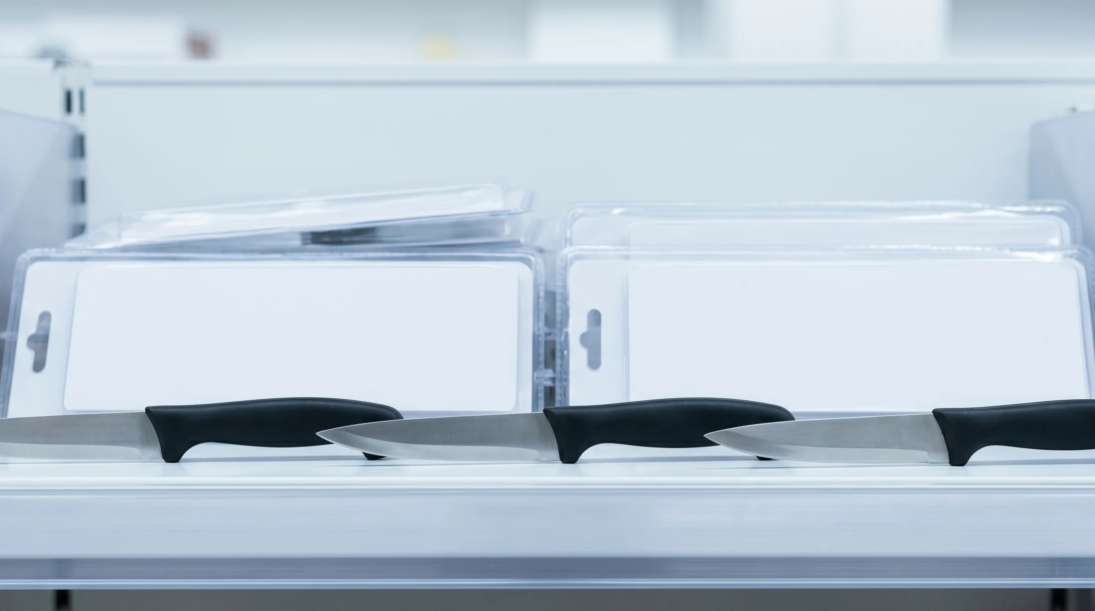 3千円以下の安価な家庭用包丁とパッケージのイメージ